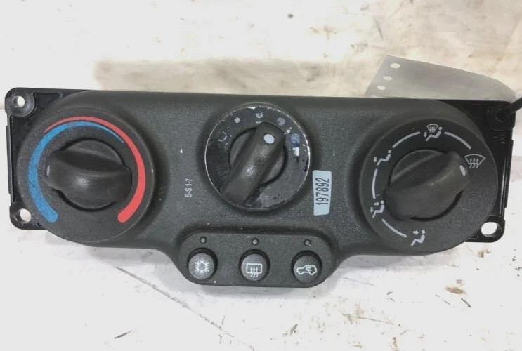 2005 Chevrolet Equinox AC Heater Climate Control Temperature Control OEM