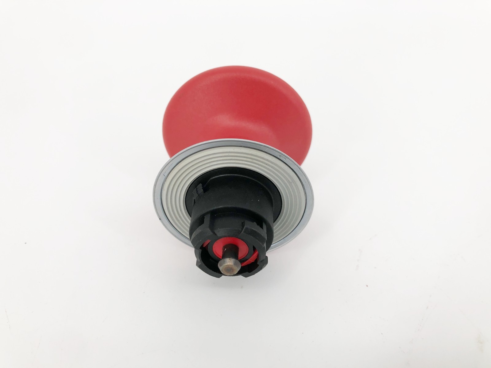 New Schmersal 101163587 E-Stop Switch Latching Red NDRR50RT