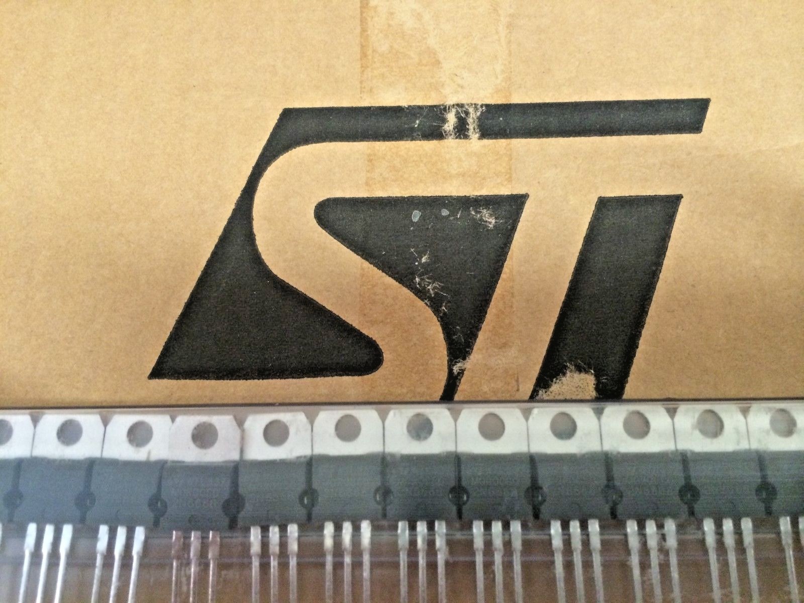 LOT OF 2 - 2N6668 Bipolar PNP 8A 80V Darlington by SGS