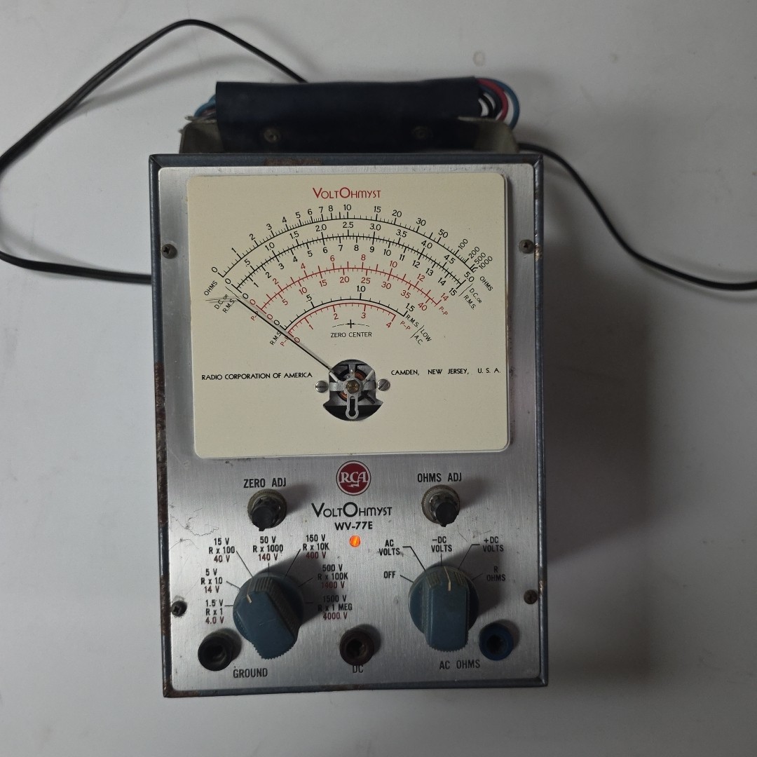 RCA VoltOhmyst WV-77E Analog Volt-Ohm Meter w/ Cables Powers On Vintage