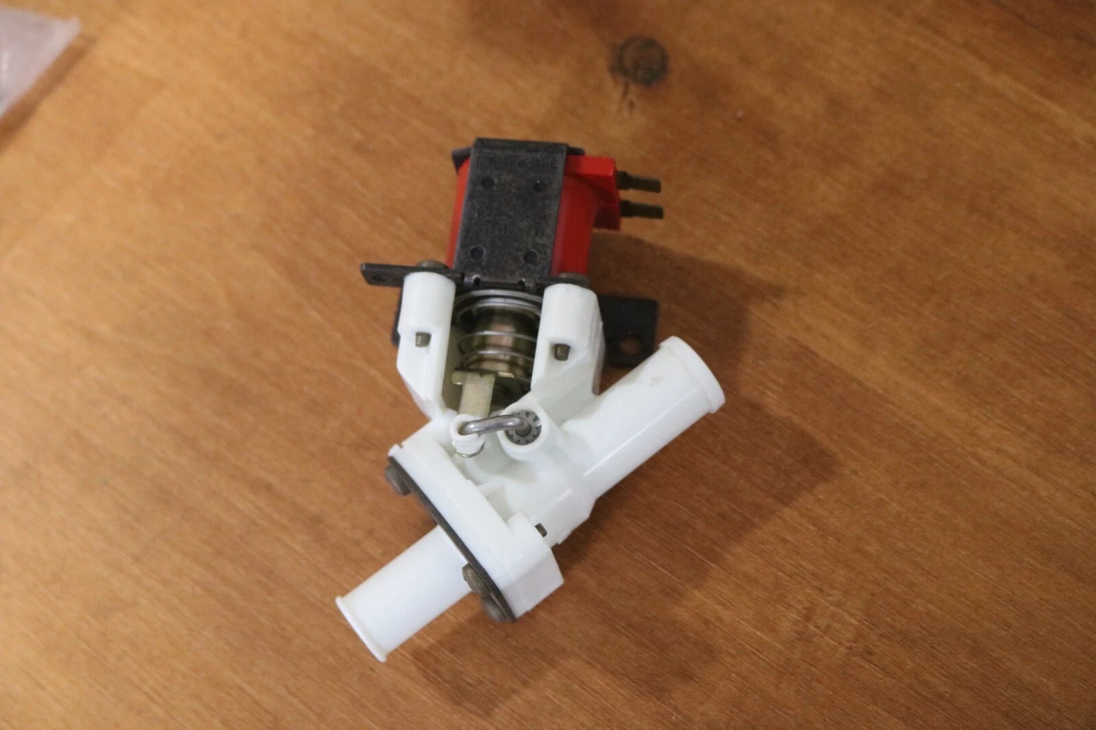 Eaton 120V 60HZ 28W Ice Machine Water Valve, N.C., For 3/4" I.D. Hose