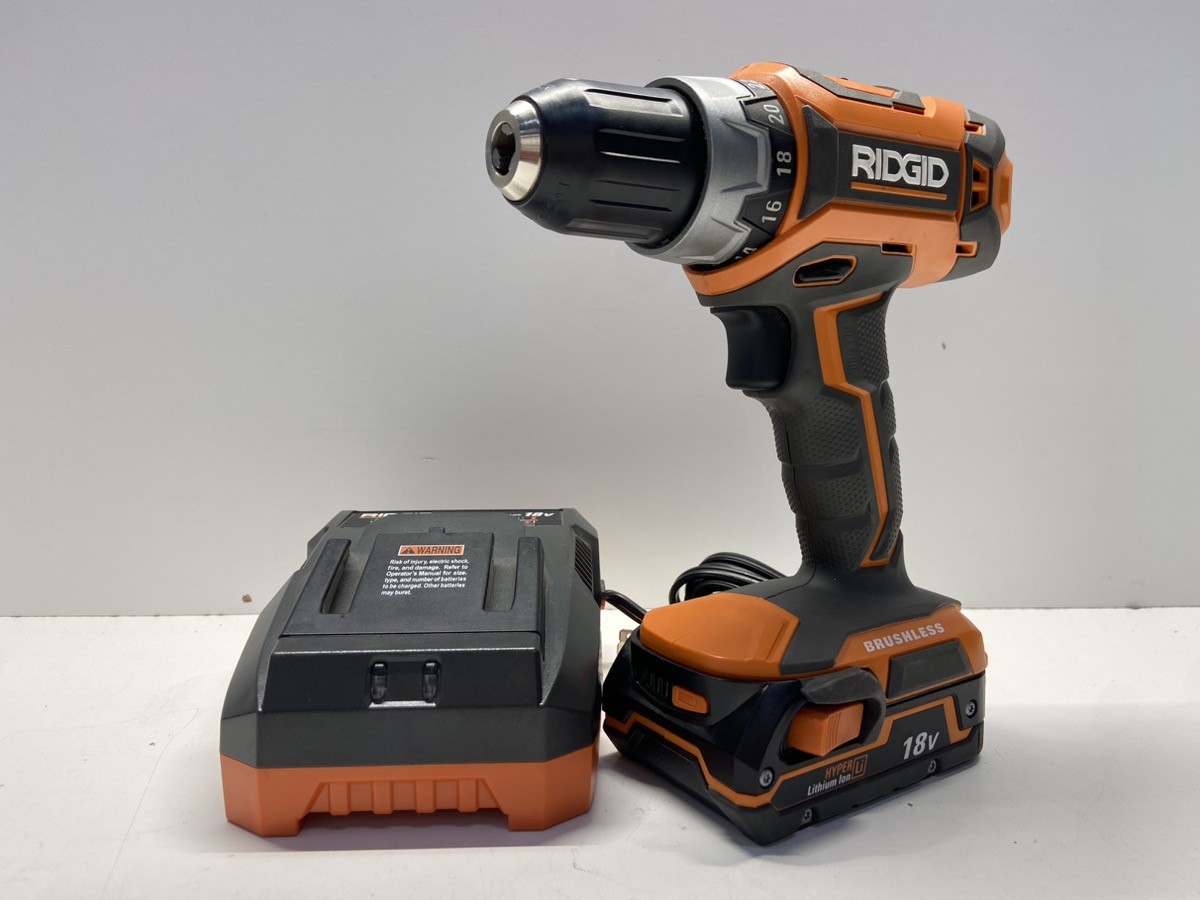 RIDGID CORDLESS DRILL W/BATT+CH (P14027229)