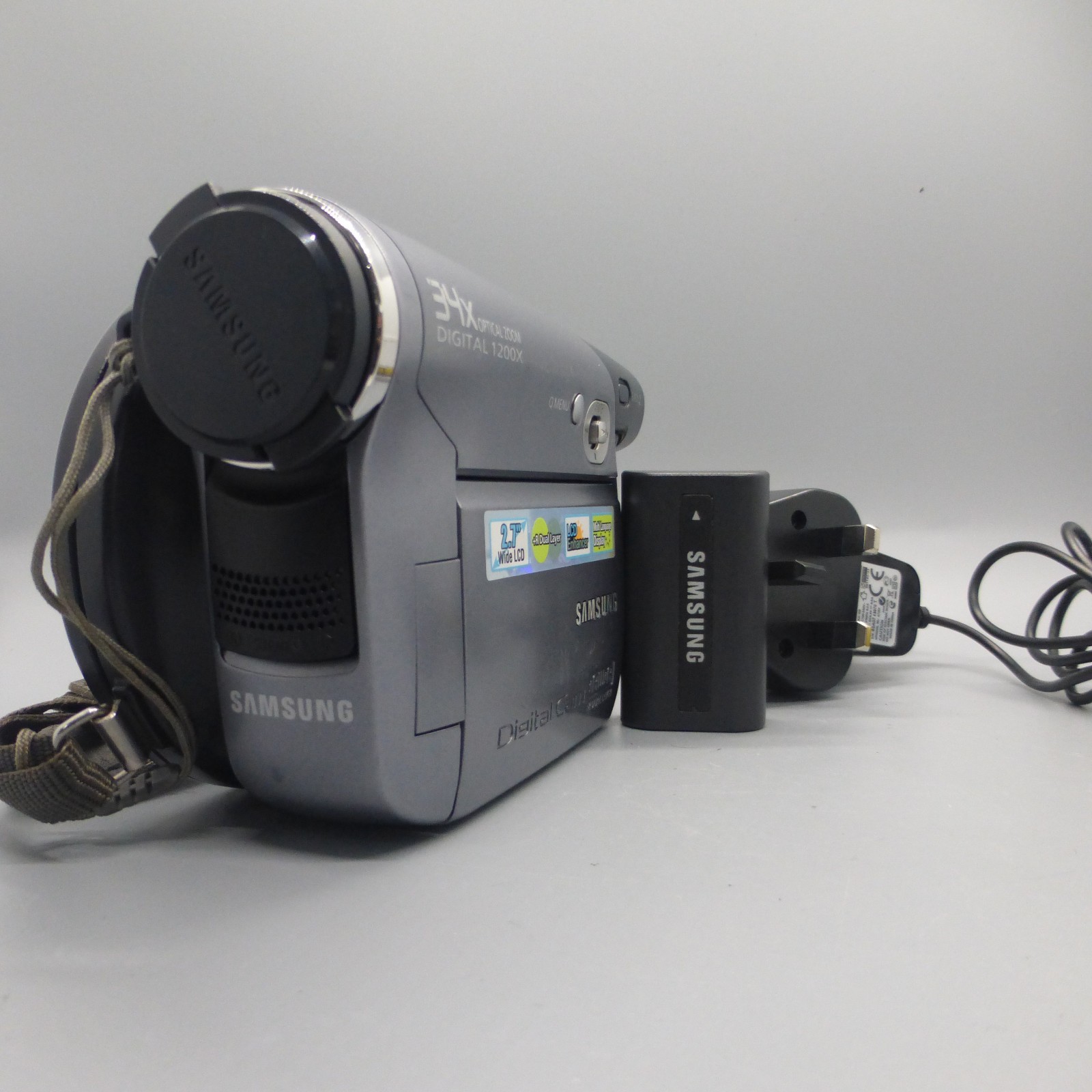 Samsung VP-DC171W Handheld DVD-RW Camcorder Silver Tested Full Working Set