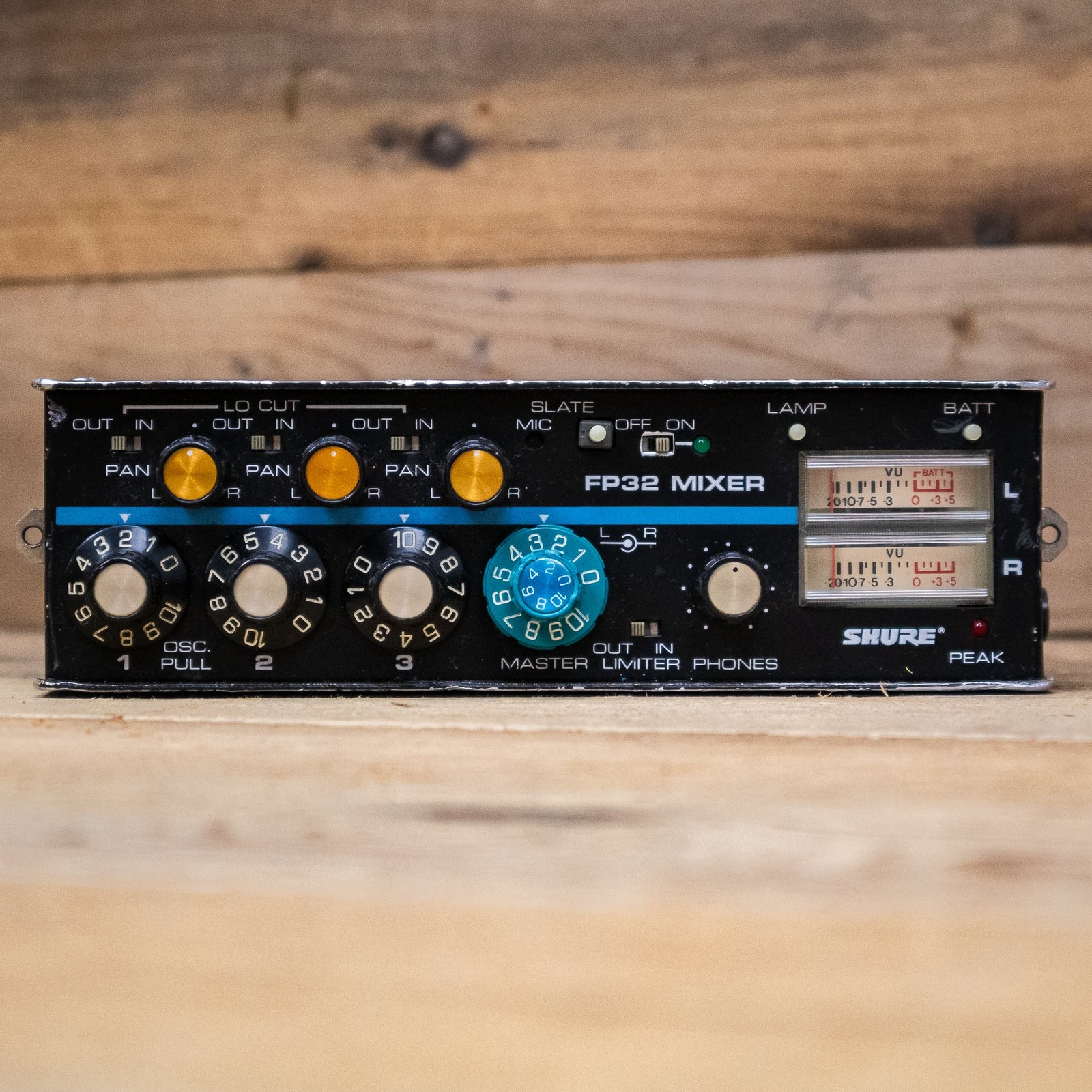 Shure FP32 (FP-32) 3-input 2-Output Portable Stereo Mixer U284671