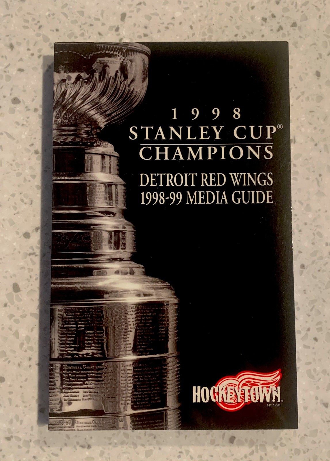 1998 Detroit Red Wings Stanley Cup Champions 1998-99 Media Guide NMT Condition