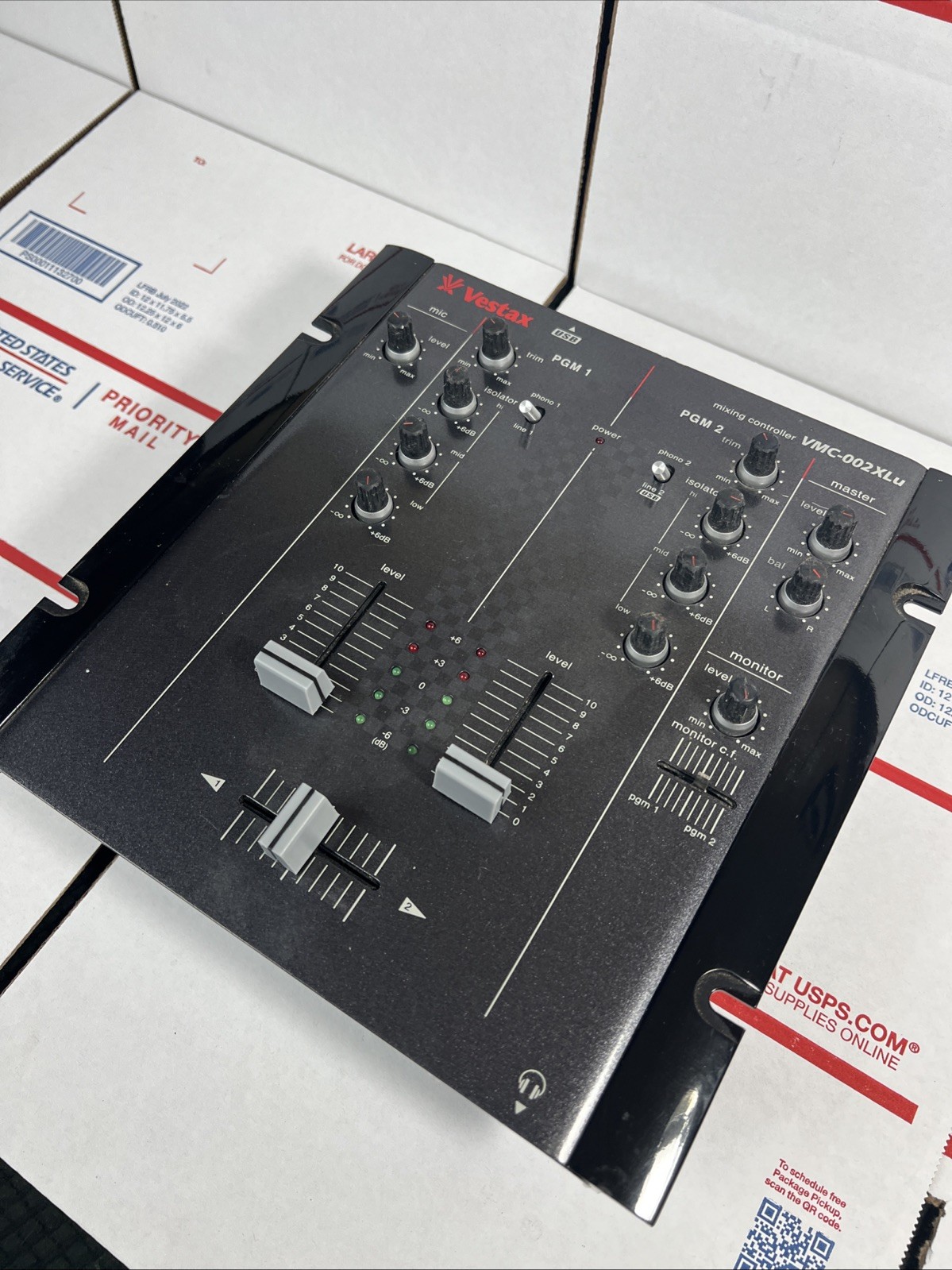 Vestax VMC-002XLU DJ Mixer - * AS IS / UNTESTED - READ FULLY - SAME DAY SHIP