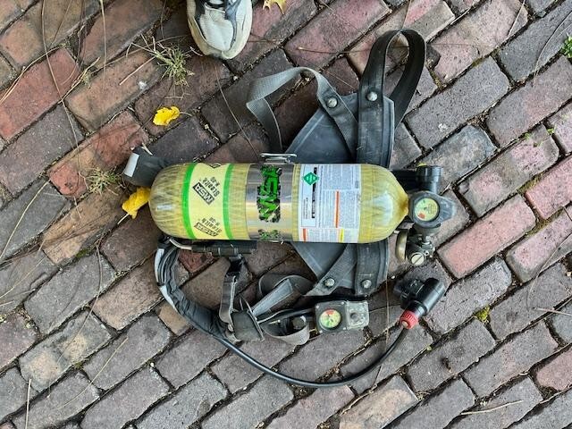 Fireman used SCBA kits (2)