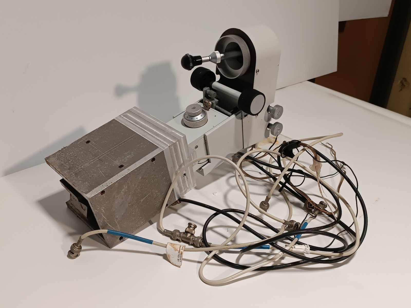 Unbranded optical instrument base lab unit from Germany, 114123, maybe Zeiss?