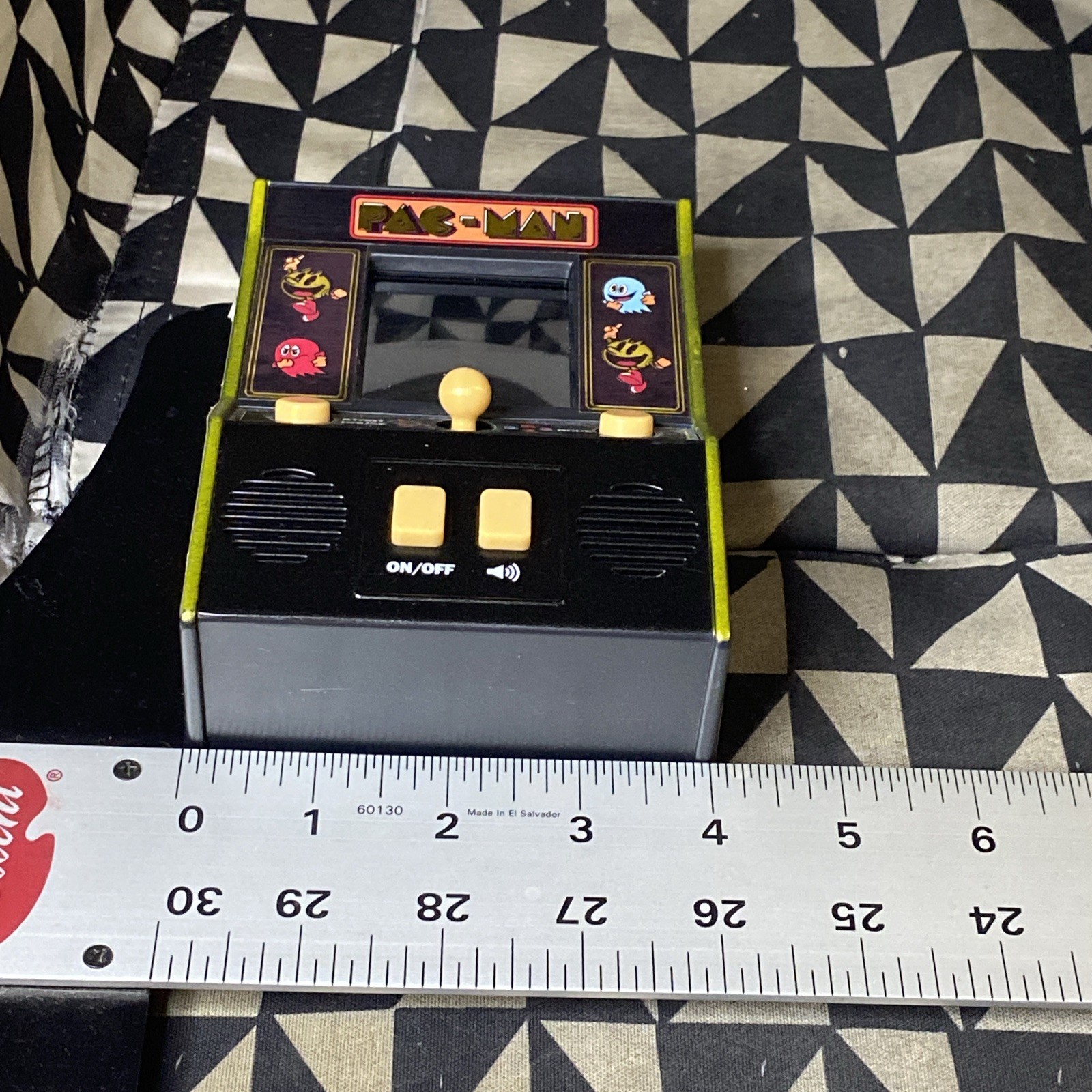 Arcade Classics, Pac-Man Color LCD Retro Mini Arcade Game Basic Fun Gold Variant