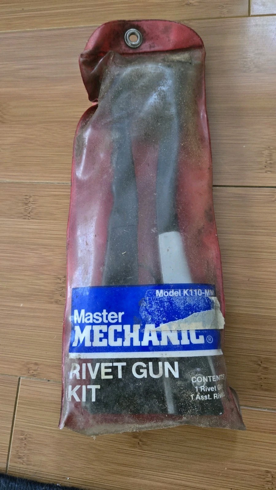 VINTAGE Master Mechanic Rivet Gun Kit Model K110-MM Pop Riveter Tool w/ Case
