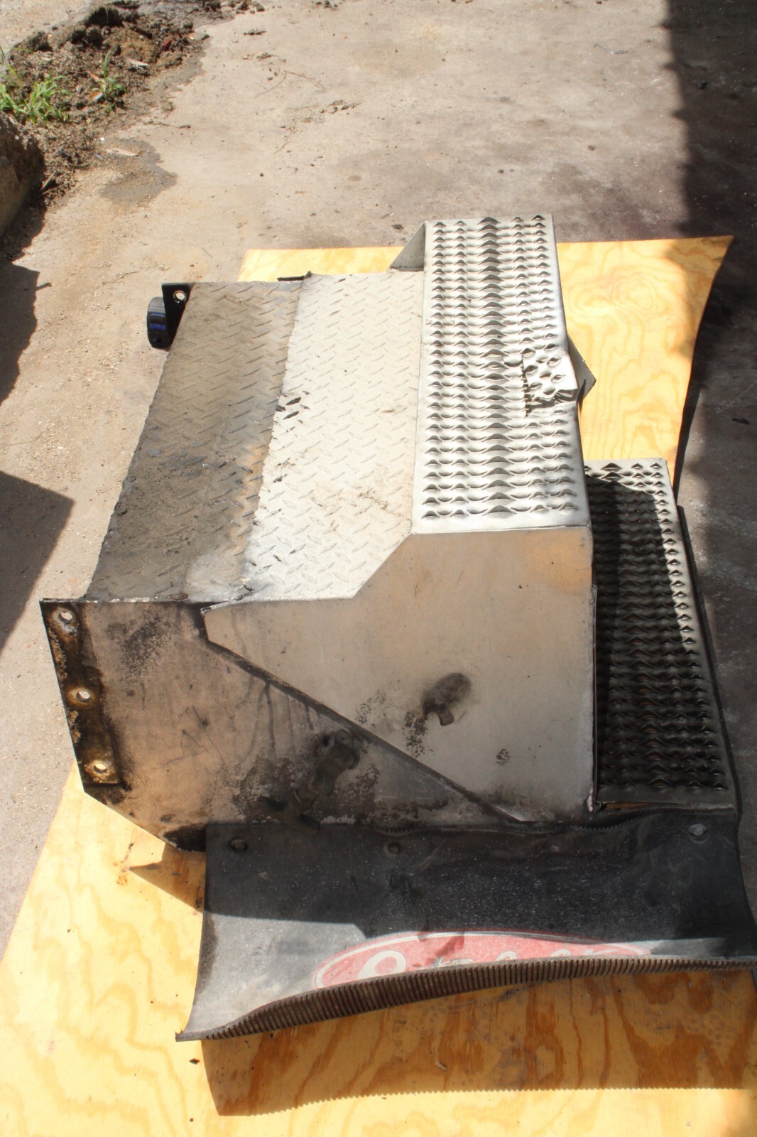 1999 Peterbilt 379 Tool Box