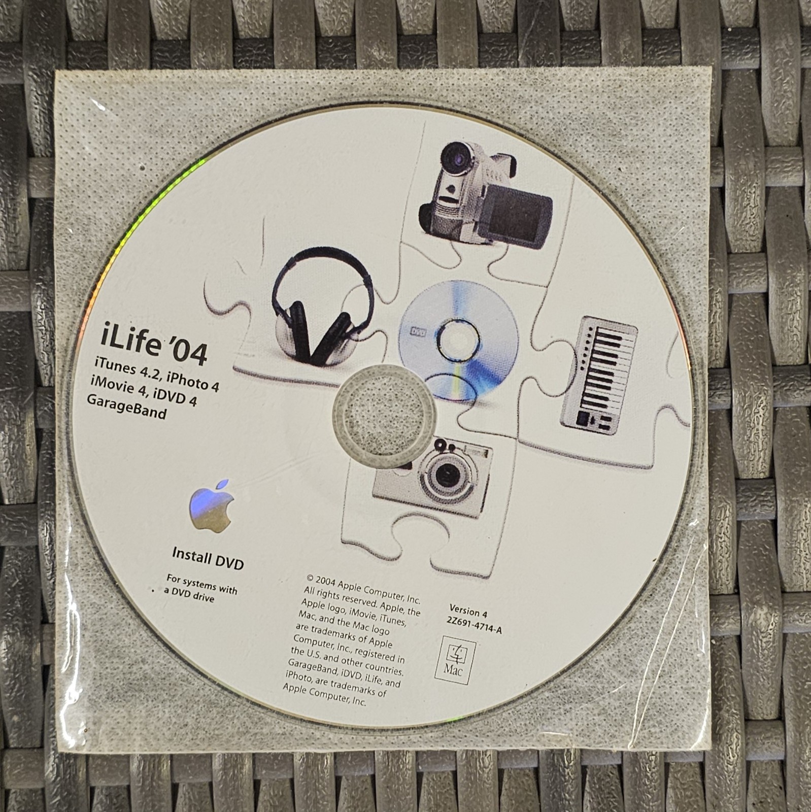 iLife '04 DVD Version iTunes 4.2 For Vintage Retro iMac iBook