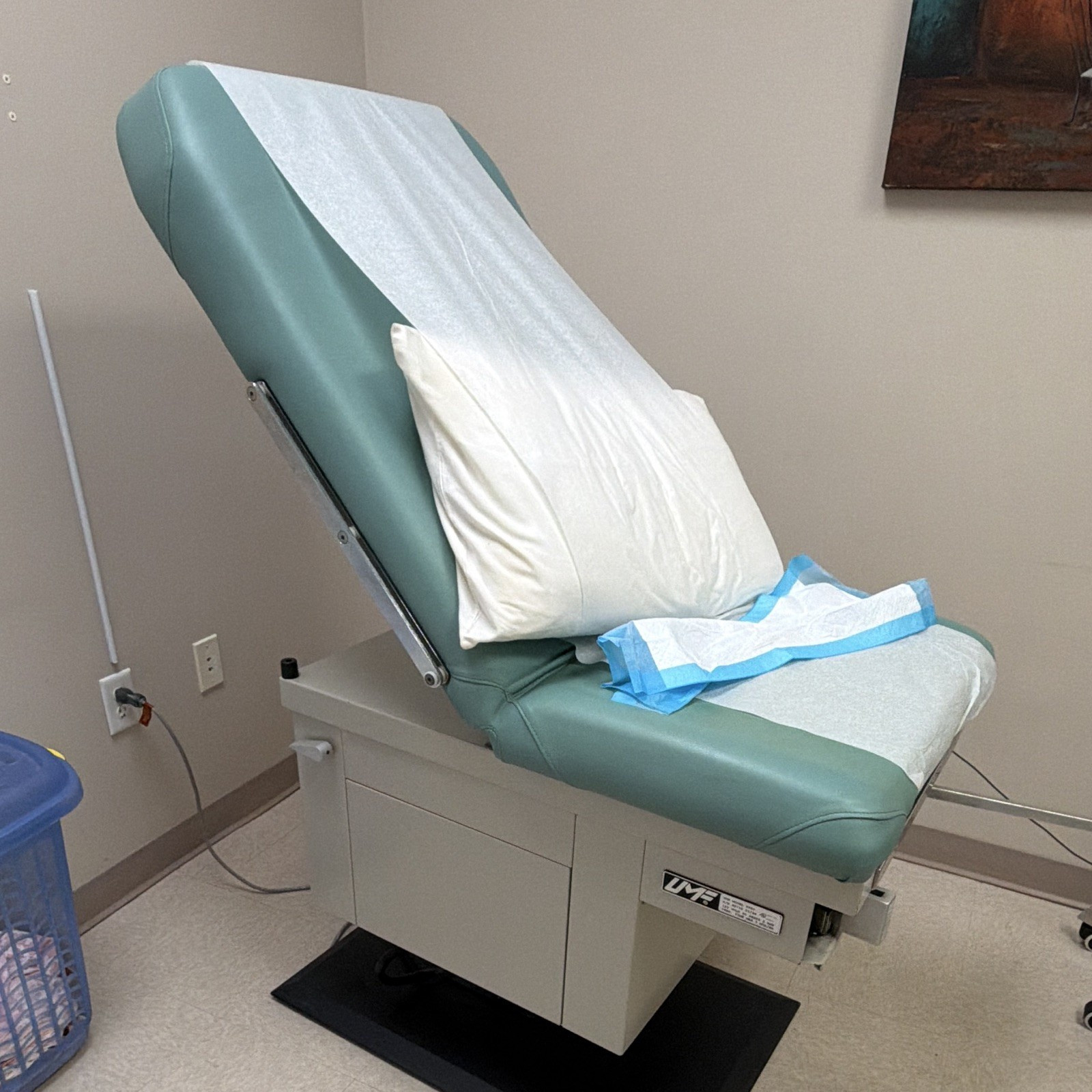 UMF 500 OB/GYN Medical Examination Table with Stirrups, Foot Pedal Control