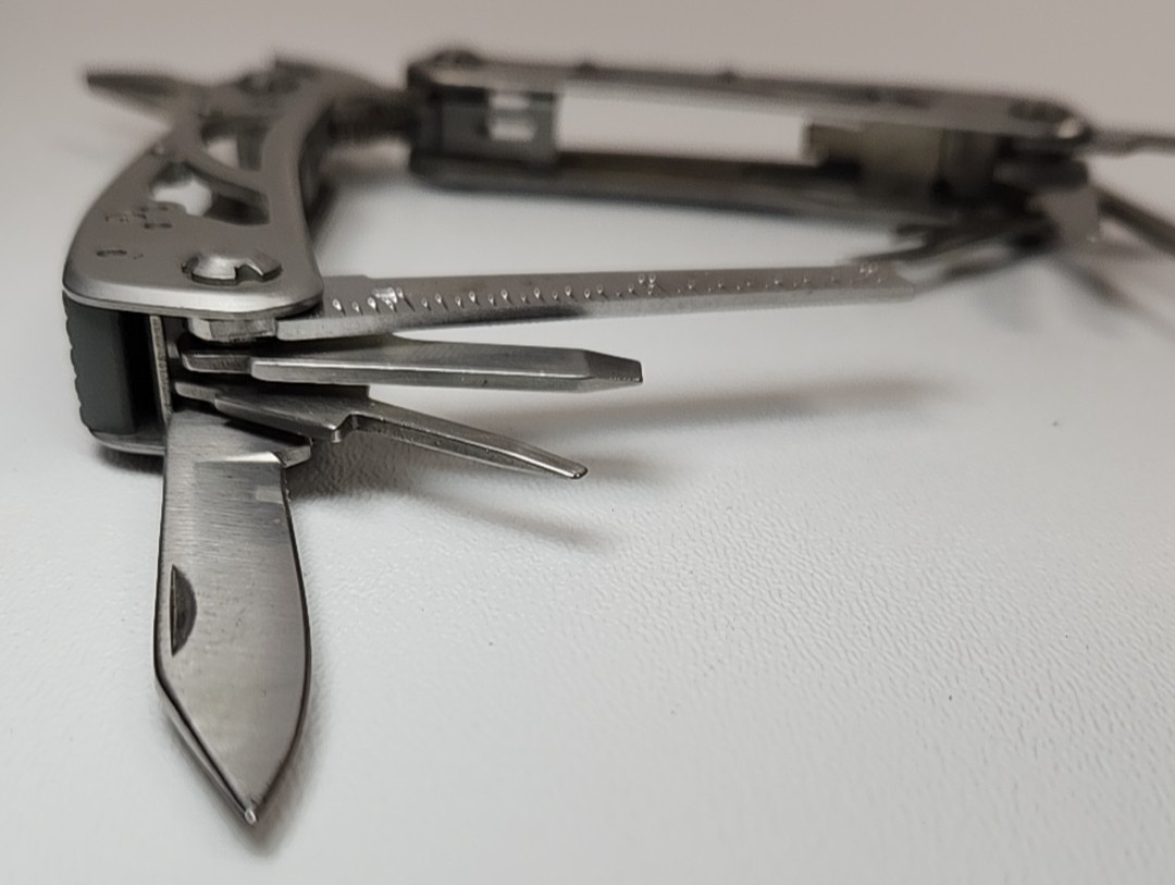 Duluth Trading Co. Multi-Tool Stainless 2CR Used Condition w/Protective Sheath