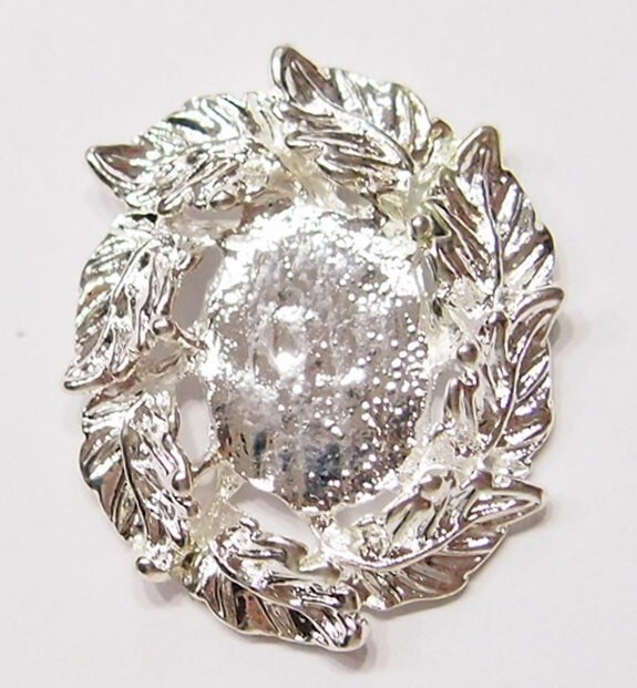 10 - 18x13mm Shiny Silver Plate Victorian Leaf Wreath Pendant Setting 31x26mm