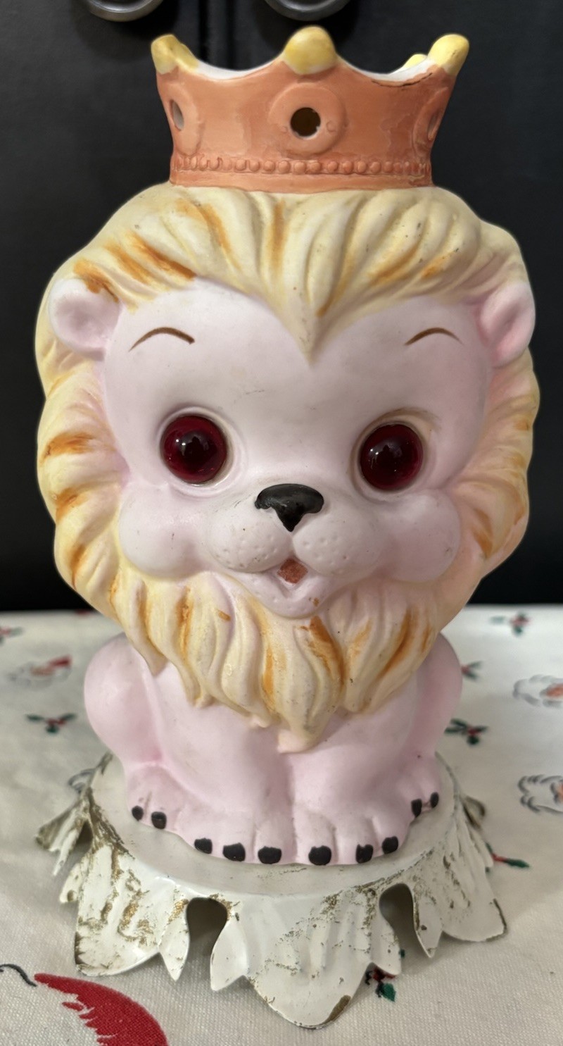 Vintage Aladdin Giftware Mid~Century  Porcelain Leo Lion With Crown Nightlight