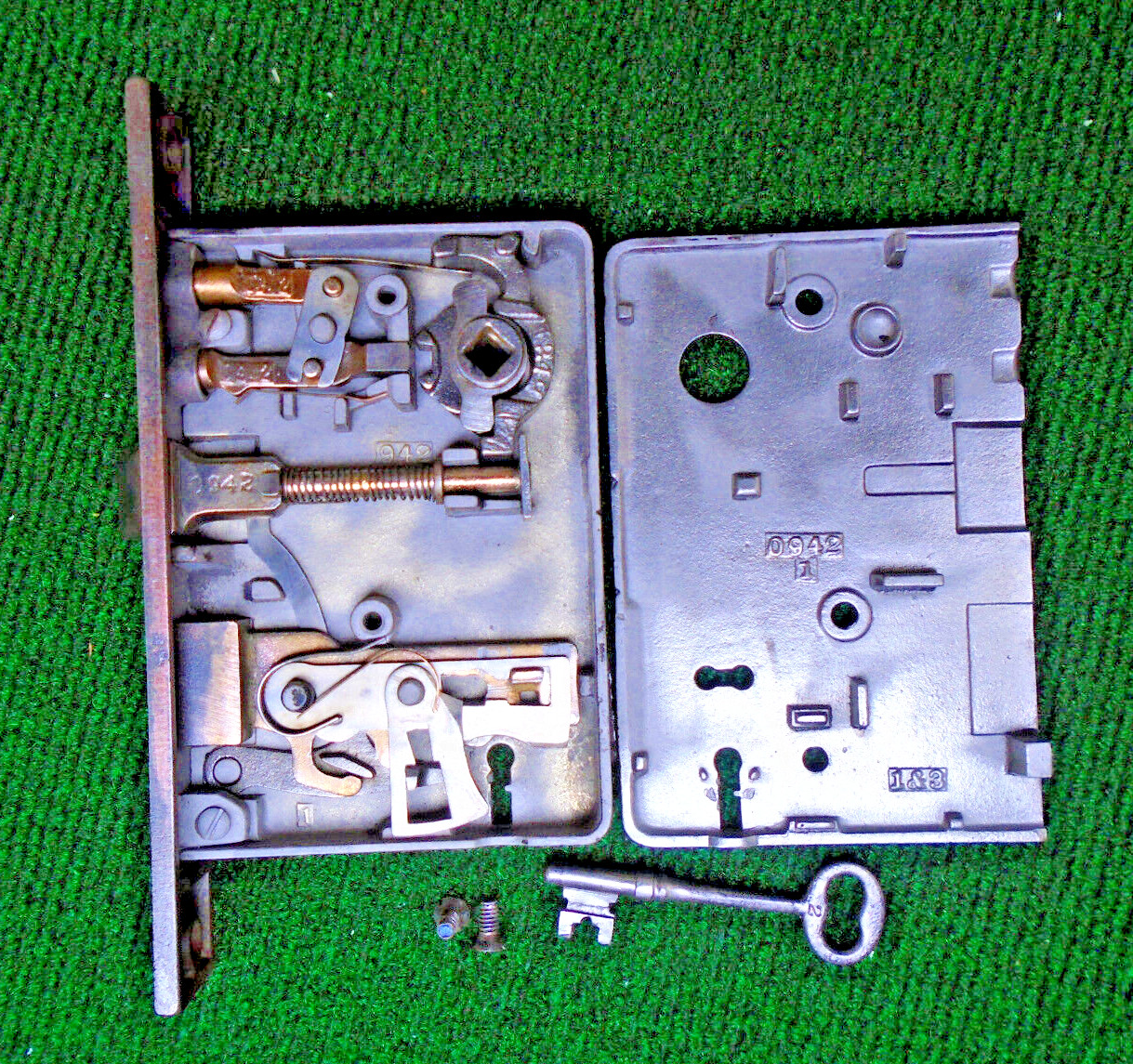 RHC 0942 PUSH BUTTON ENTRY MORTISE LOCK w/KEY 7", 2 5/8" BS (40730)