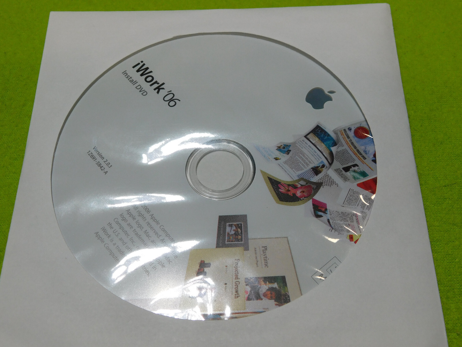 iWork 06 CD Plus 2 Booklets and More, Includes Orig. Box and Codes. Untested