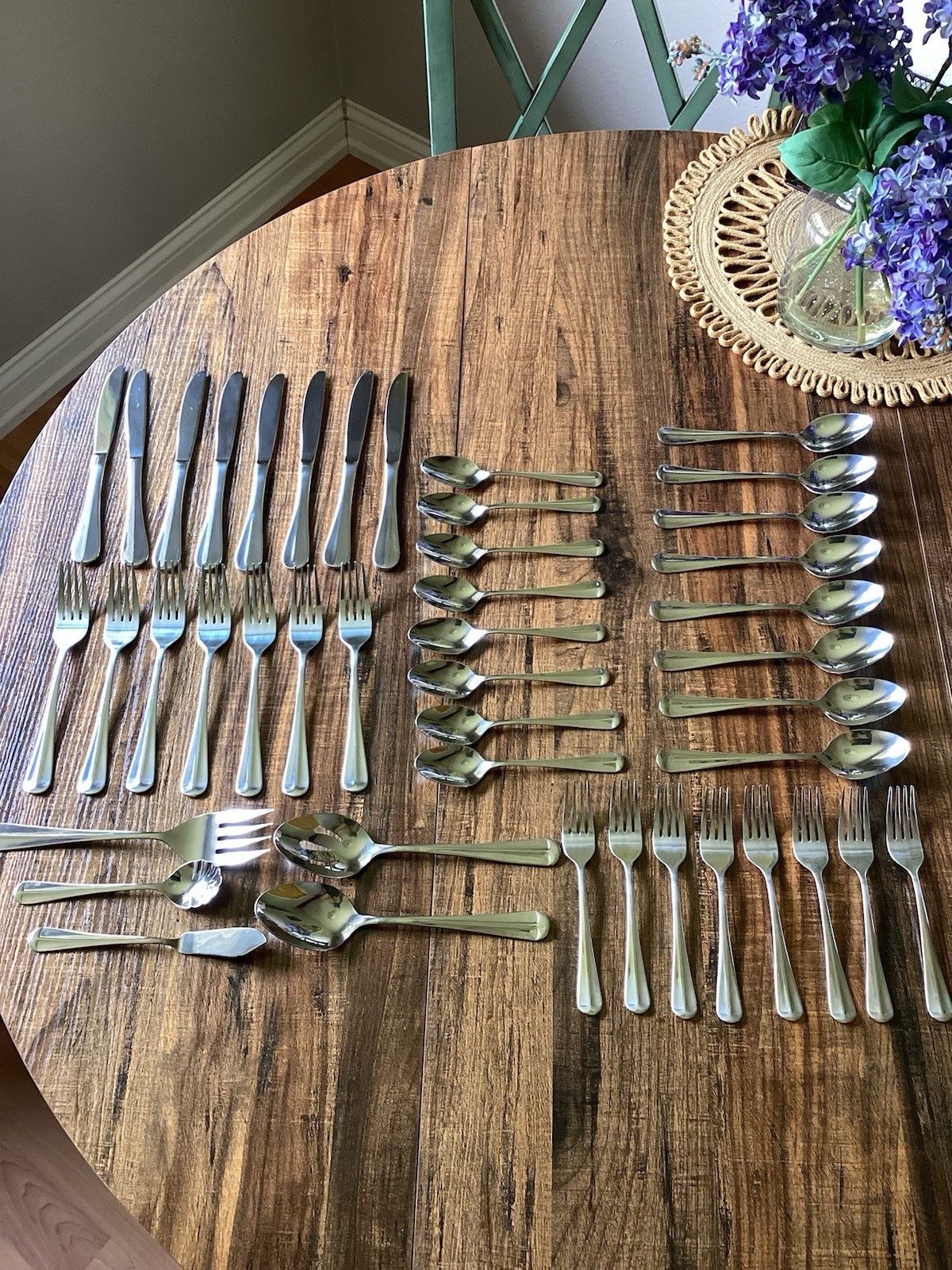Hampton Silversmiths Stainless China 199 44 Pieces Flatware with Tray