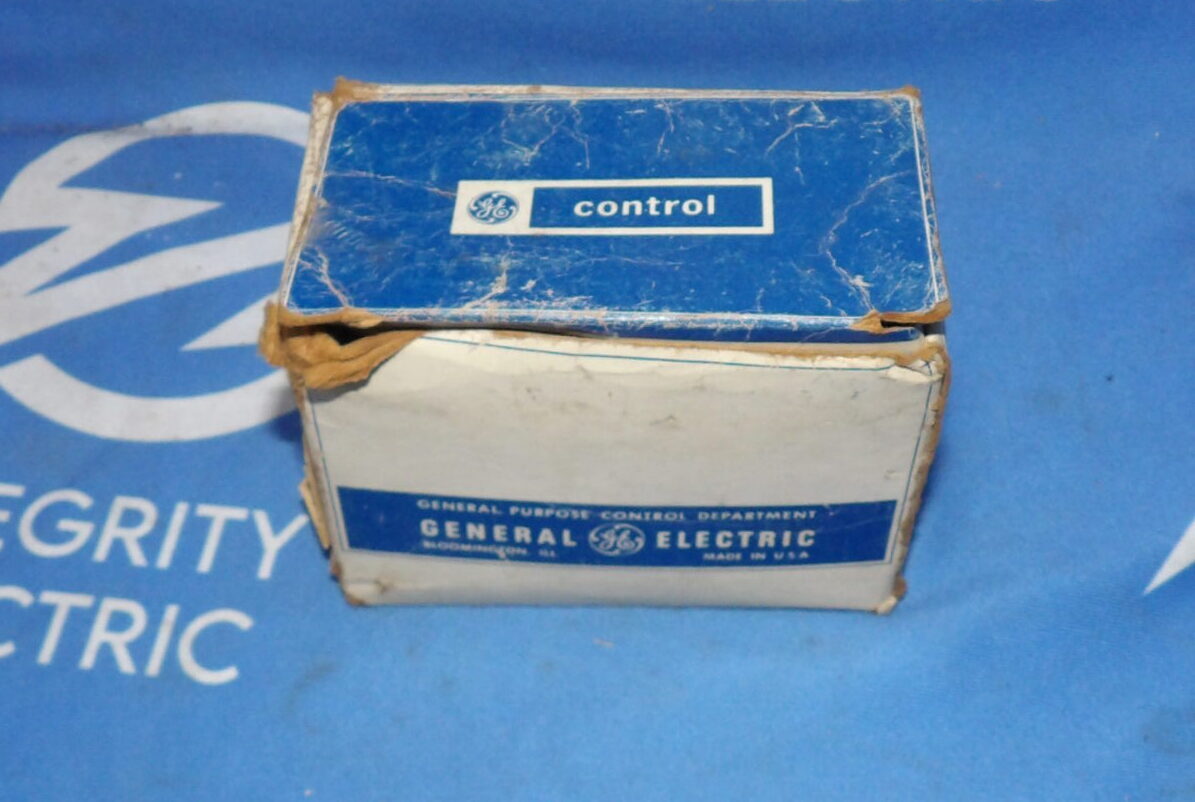 NIB General Electric CR101BA1B 3 Pole 240V Manual Motor Starter Switch + 1 Ye...