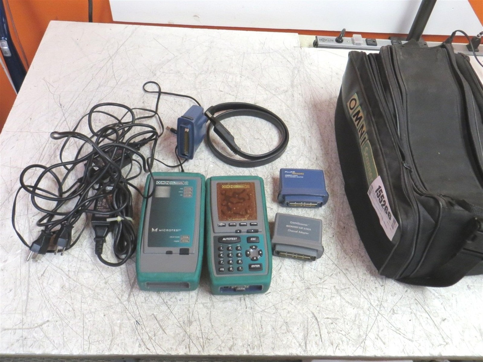 Damaged MicroTest OmniScanner2 Cable Tester Kit w/OmniRemote 2 See Description