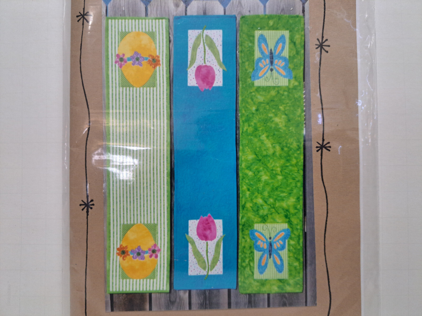 Bloomin' Minds Quilt Pattern - Simple Spring Runners (9" x 40") #196 - Uncut