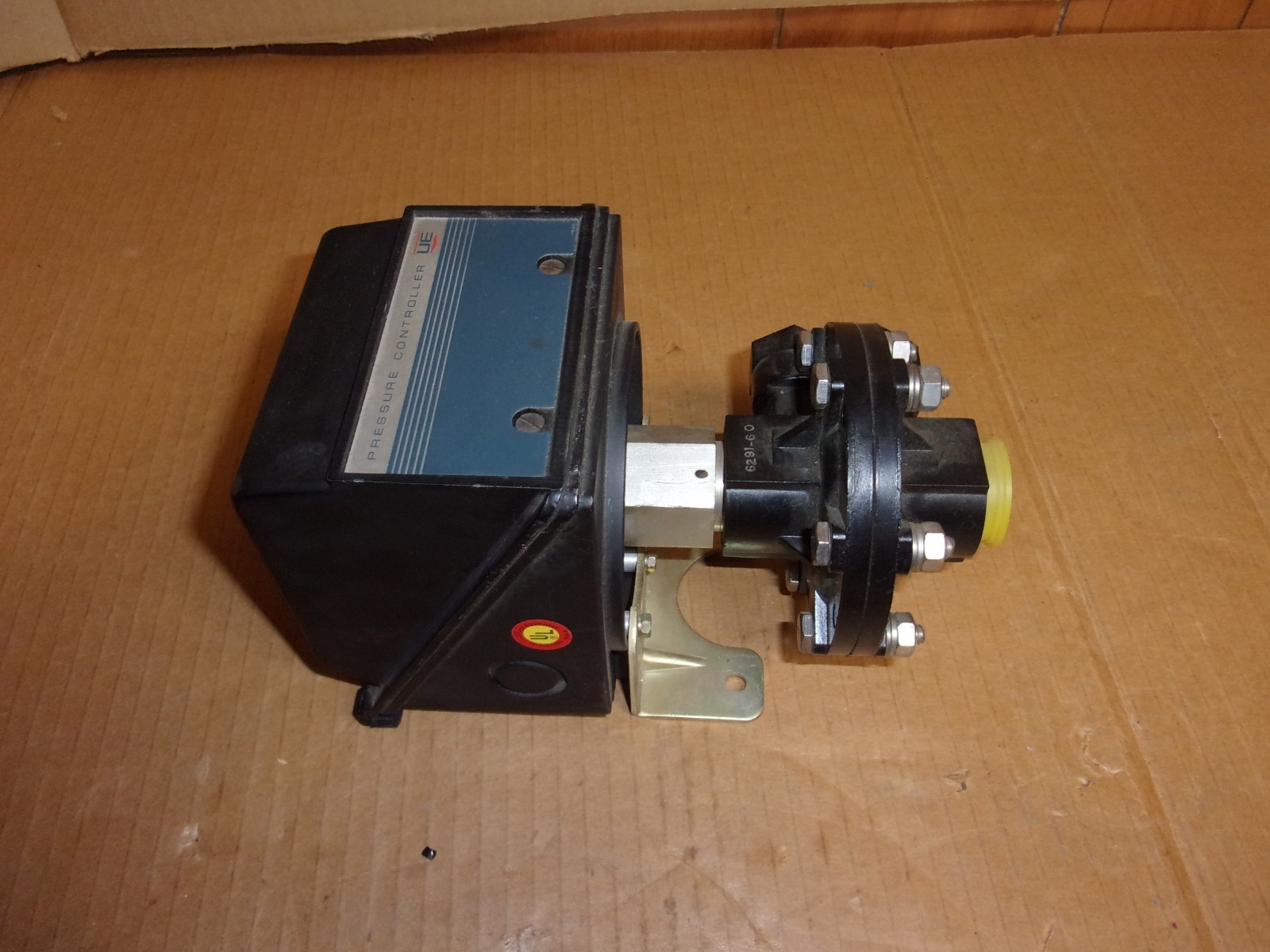 United Electric Pressure Control Switch , type J300K , model 456