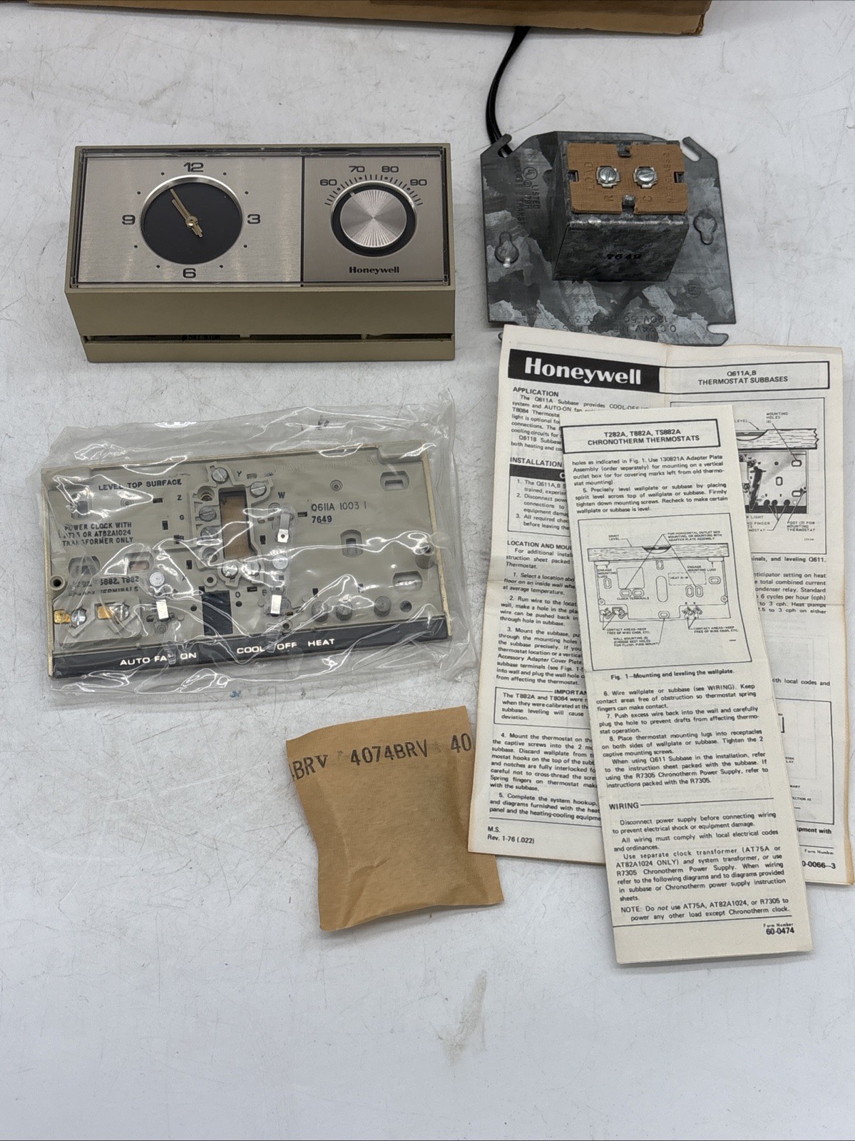 Honeywell Electric Clock Thermostat Chronotherm T882A Vintage T882A1161