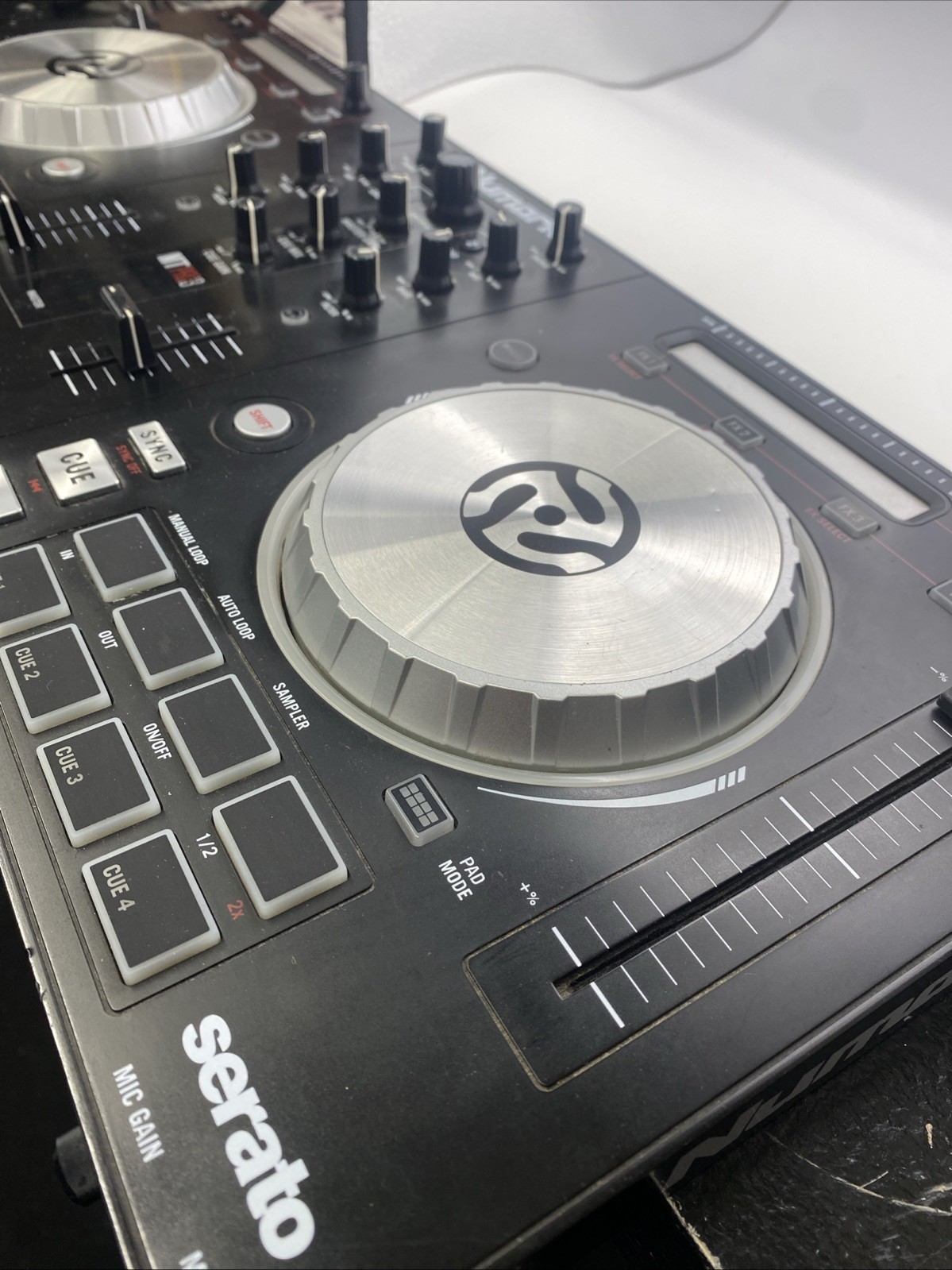 Numark MT PRO3 Double Deck DJ Controller Serato, Mixer, Autoloop, 16 Pads