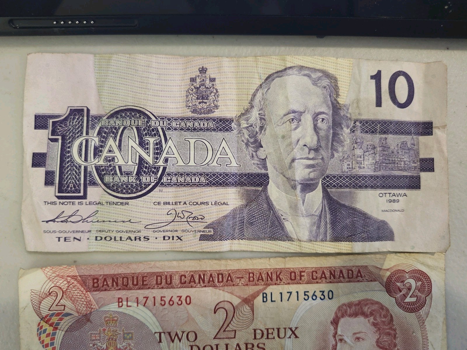 3 NOTES - 1954 1974 1989 Canada 2- $2, 1- $10 banknotes