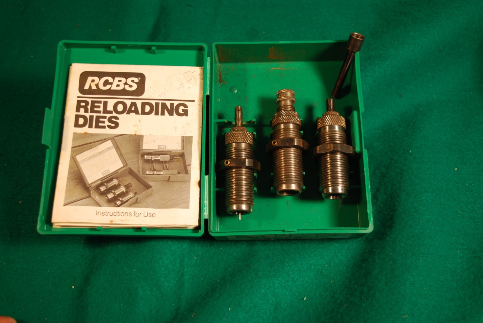 RCBS CARBIDE RELOADING DIE SET FOR THE 45 ACP W/EXTRA