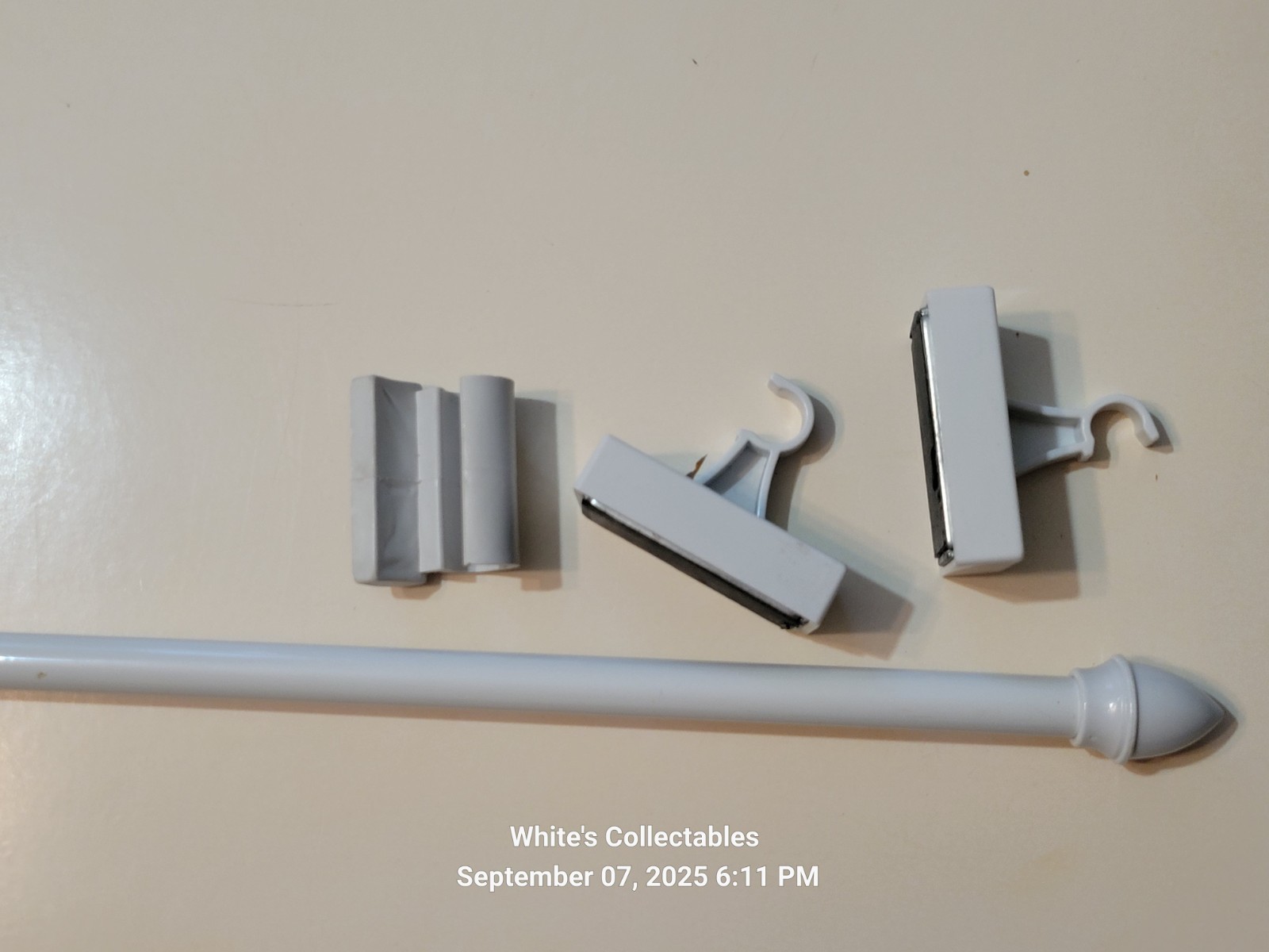 Magnetic Curtain Rods 16-28" Adjustable White Steel