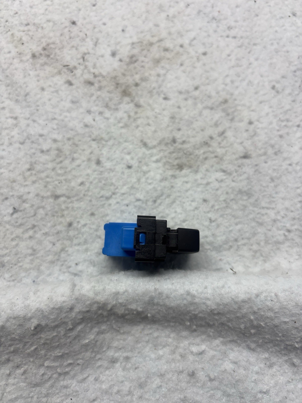 13-14-15-16 CHEVROLET TRAX/ DOOR LOCK CONTROL/ SWITCH/ BUTTON.OEM