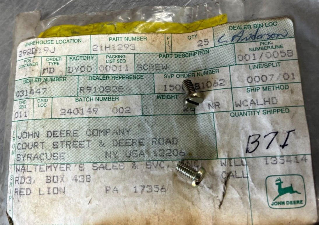 21H1293 OEM John Deere Screw QTY 5