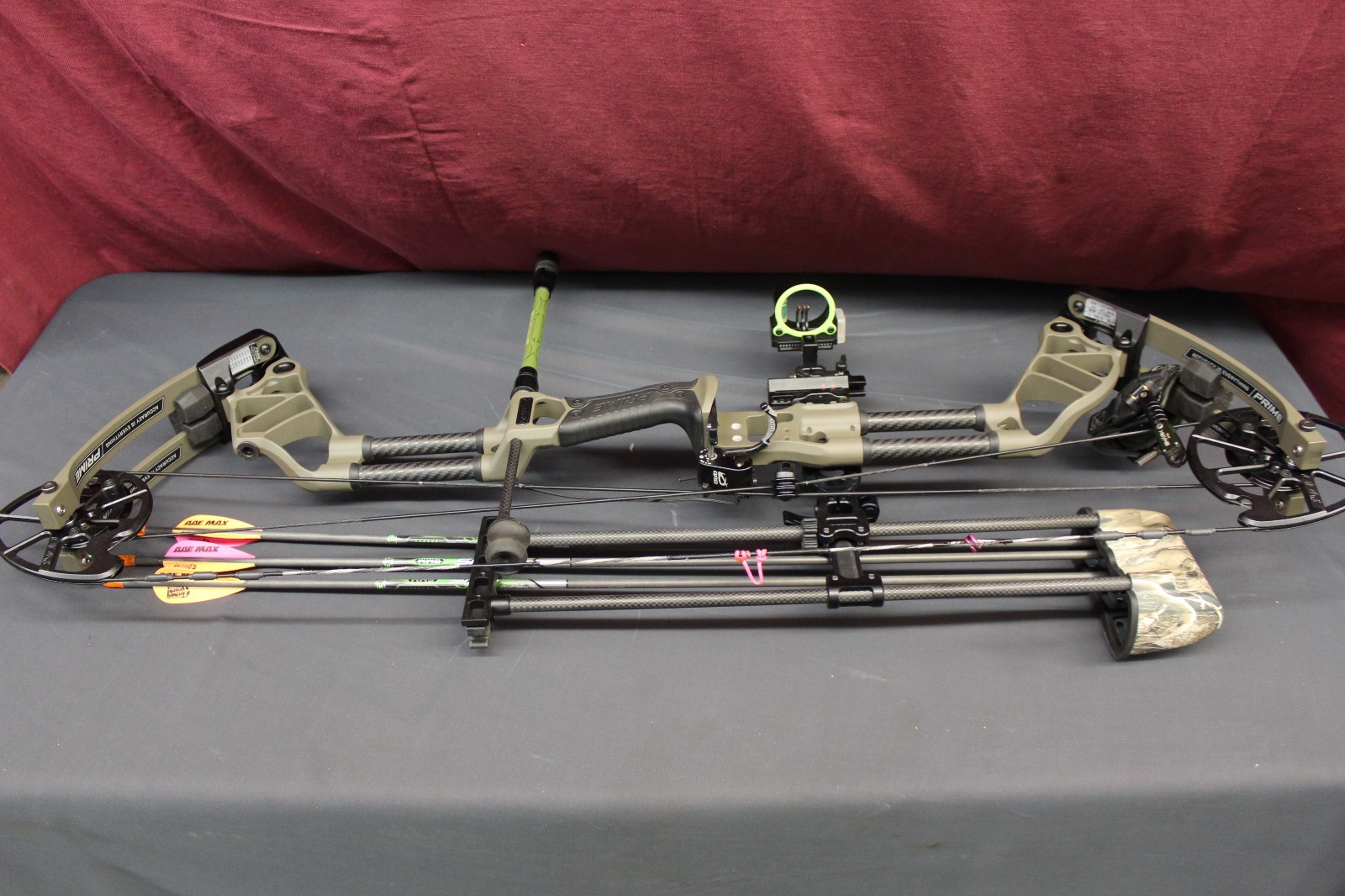 Prime Form 34 Compound Bow (RH) with Sight/Quiver/Stabilizer/Release