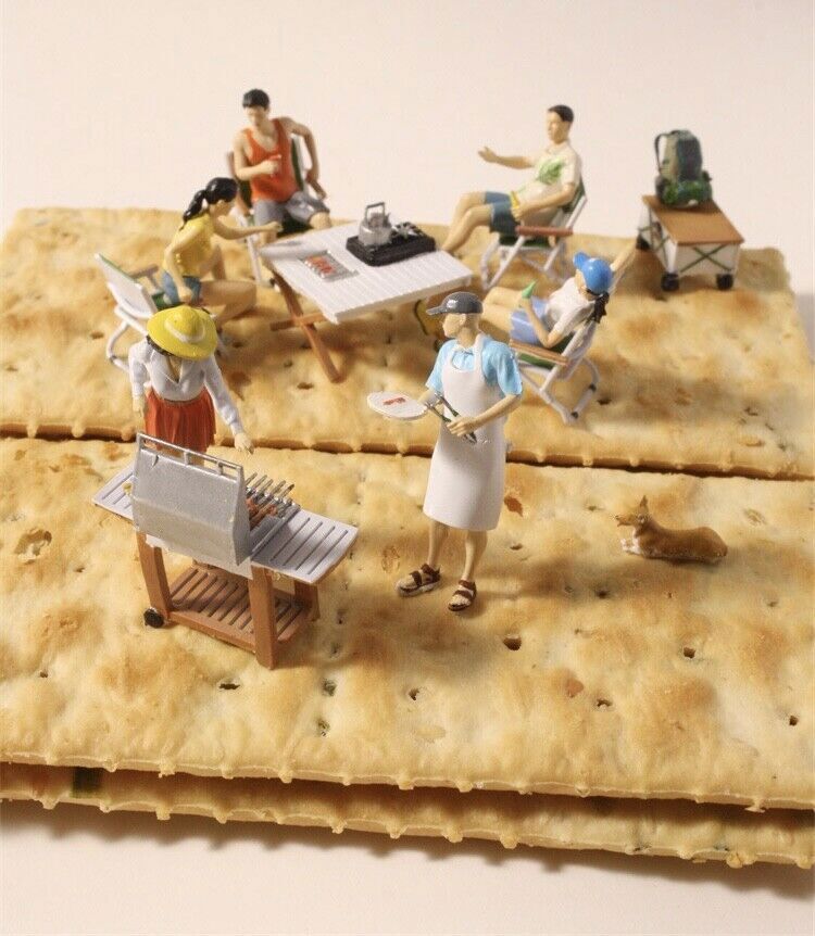 1/64 Outdoor Camping Picnic Party Scene Miniatures Figure Model For Vehicles