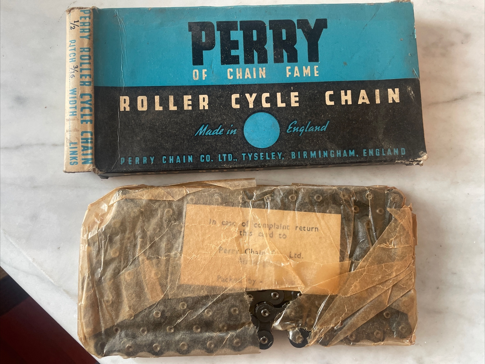 Vintage New-in-Box PERRY Bicycle Chain 1/2" x 3/16" x 112 links • England.  (NJ)