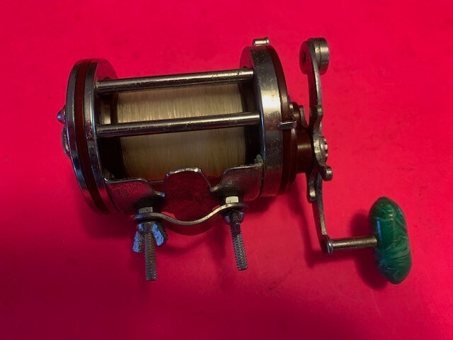 VINTAGE PENN SQUIDDER NO. 140 FISHING REEL WITH STEEL GEARS AND GUTS WORKS VG