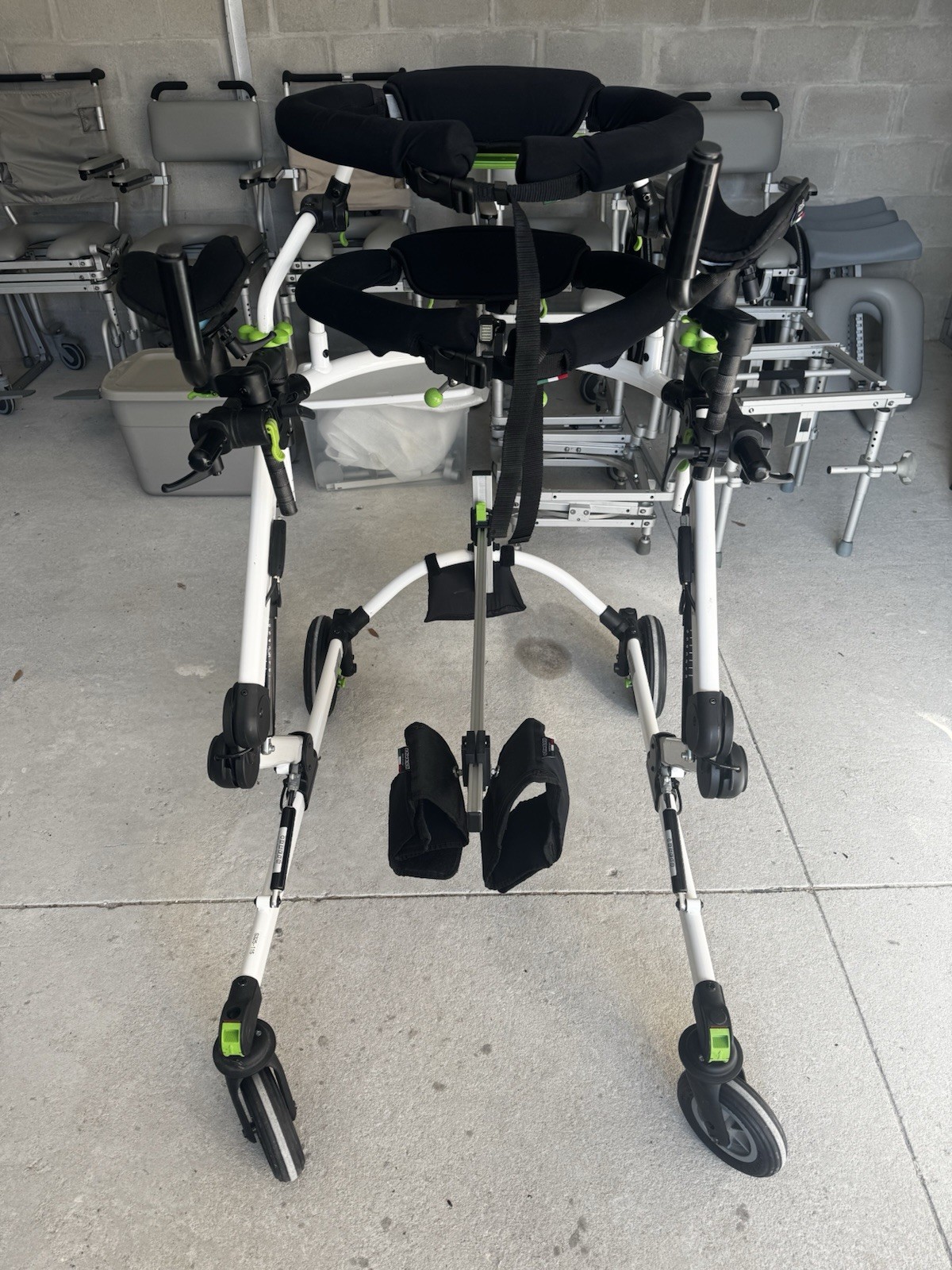 Ormesa Grillo-5 Movement Trainer Adjustable Height 4 Wheels Size 5 White/Black/…