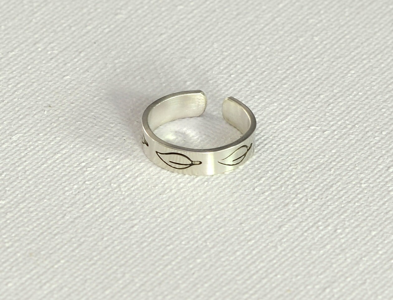 Silver leaf toe ring - small toe ring - adjustable sterling toe ring - silver