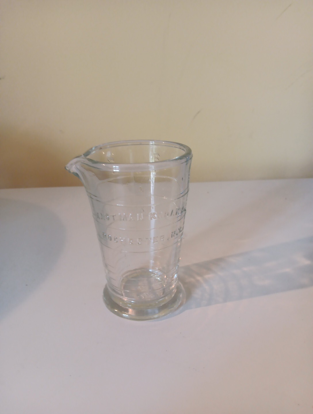 Vtg Eastman Kodak Co Photographic 4 oz Glass Measuring Beaker Rochester, N.Y. 4"