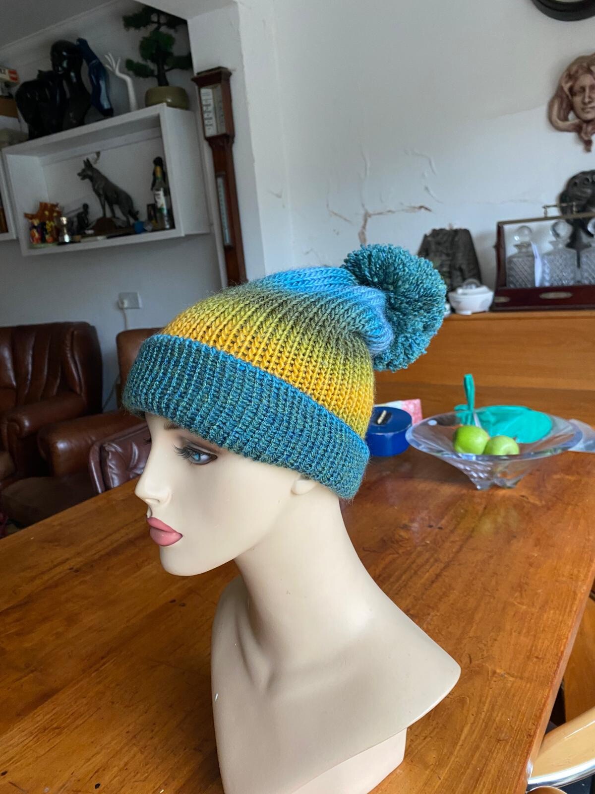 SHADES OF GREEN BLUE YELLOW STRETCH RIBBED KNIT BOBBLE HAT BEANNIE WINTER HAT