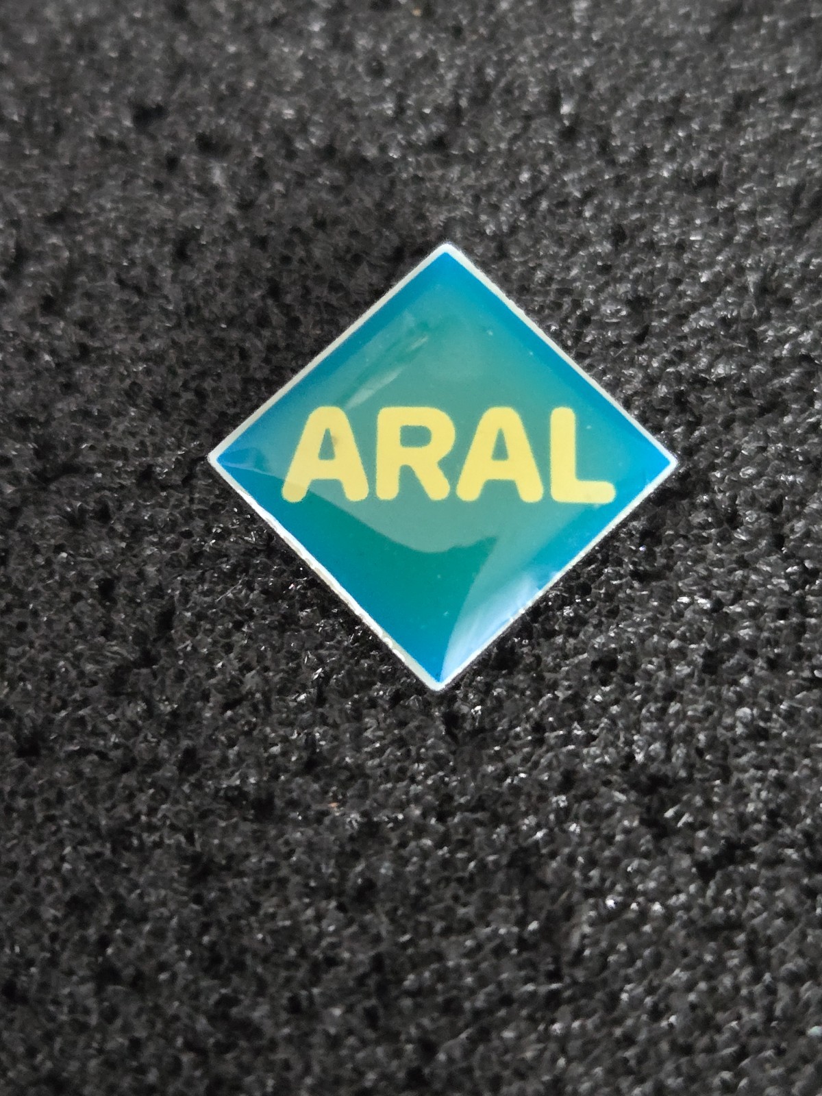 ➔ Aral ➔ Pin/Pins *From Collection* 20663