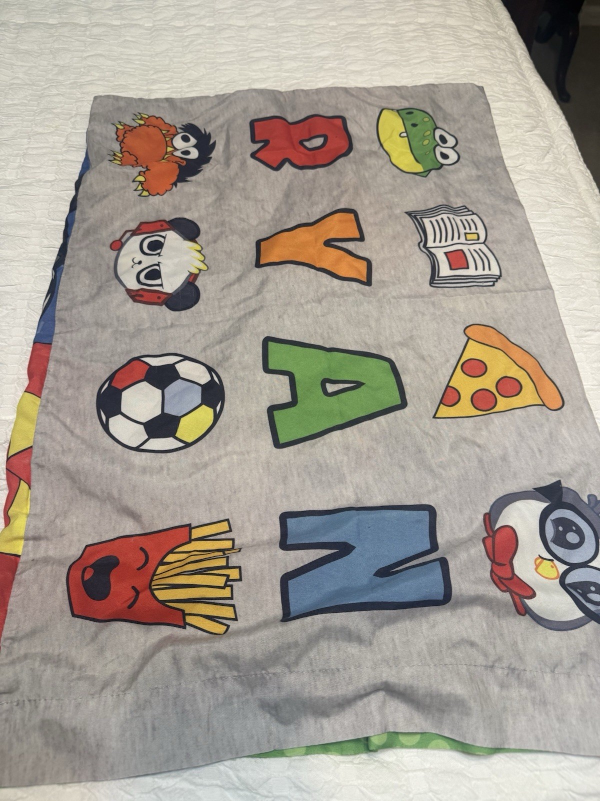 Ryan’s World GUC Pillowcase Smoke Free