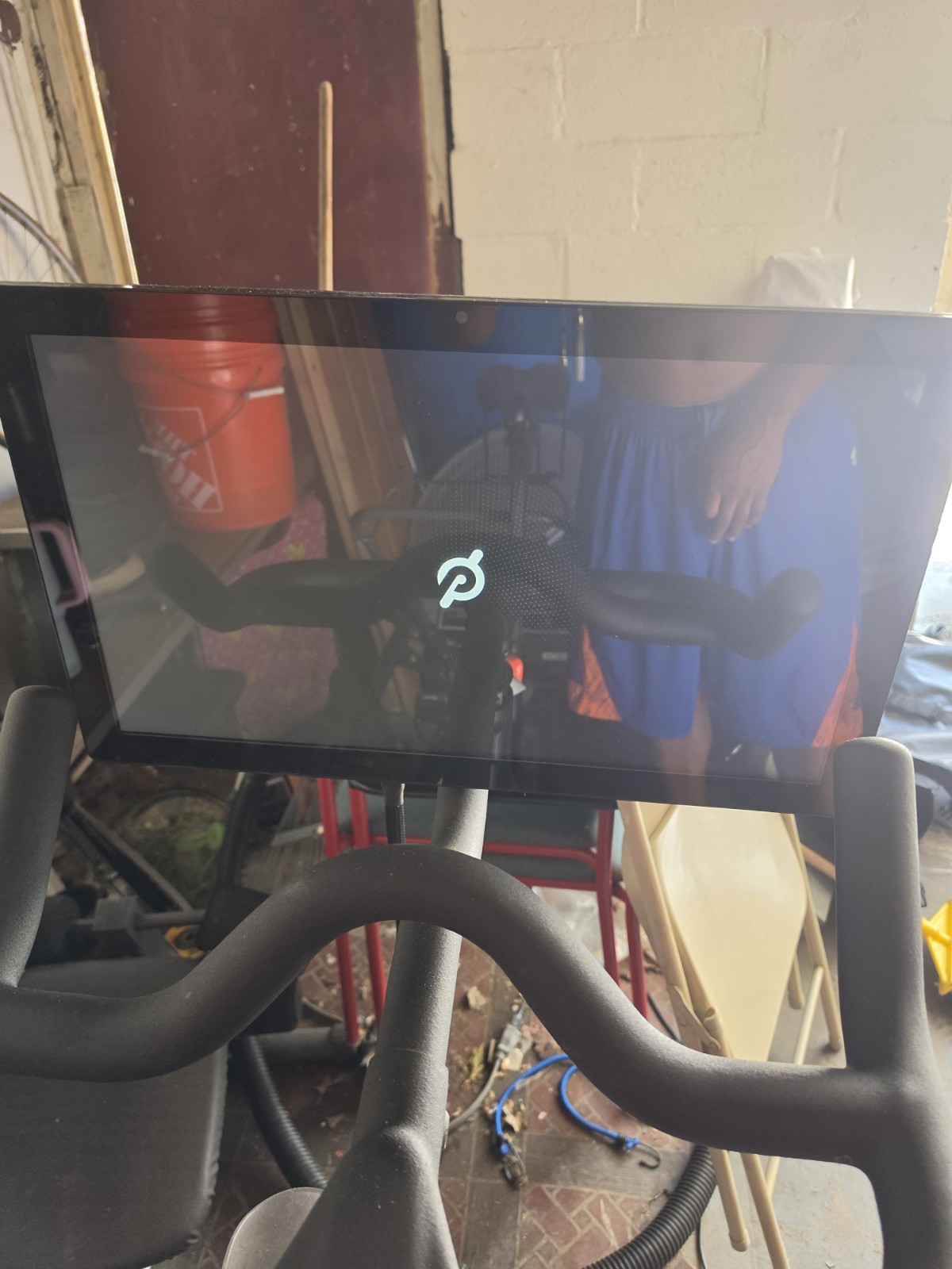 Peloton Upright Indoor Exercise Bike Touchscreen Adjustable Seat Black