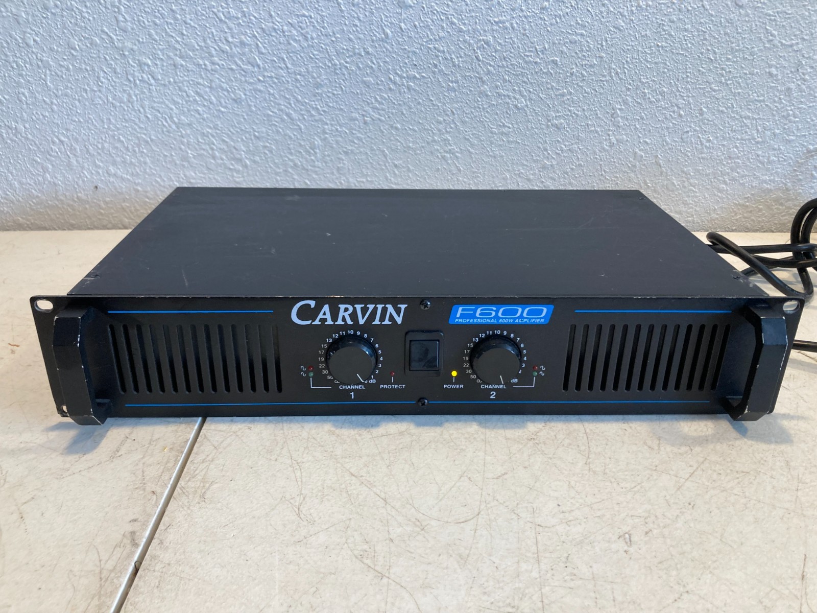 Carvin F600 Power amplifier 600 Watts