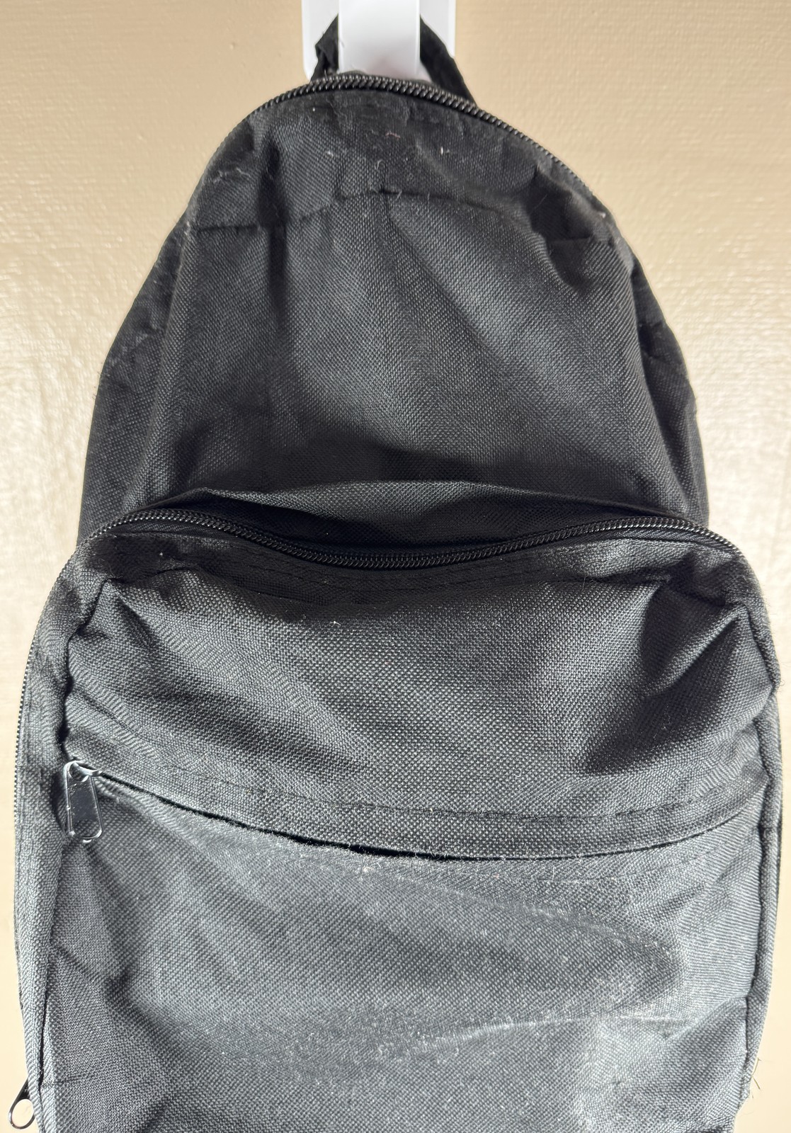 🍀 Black "Smell Proof" Backpack with Padded Straps & Front Zipper Pocket
