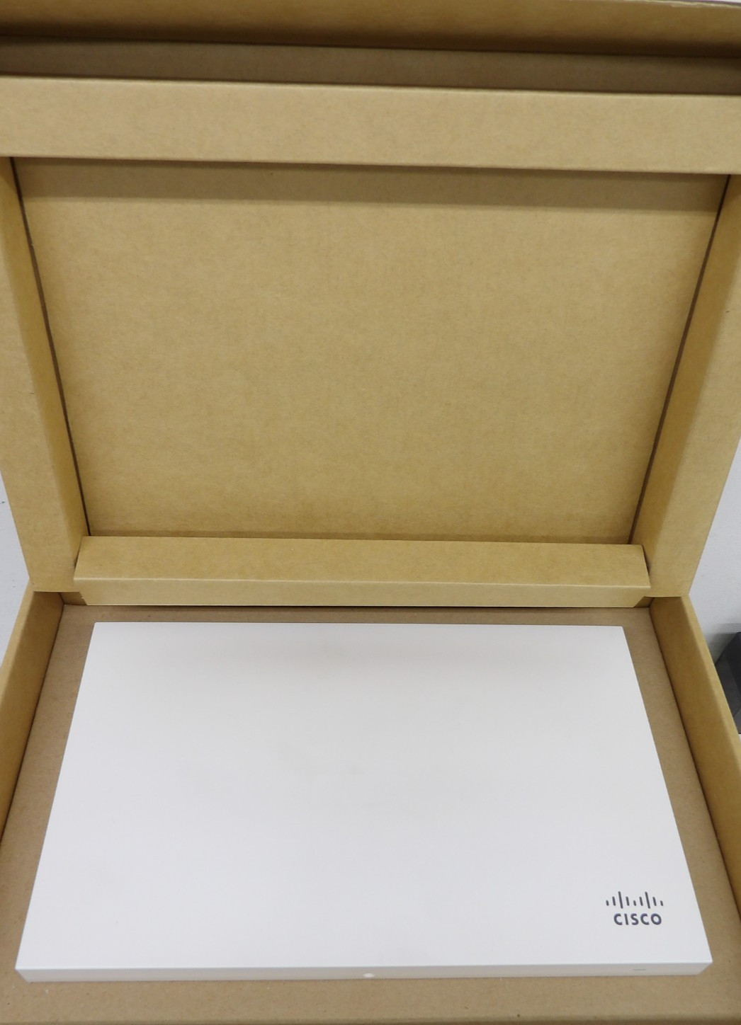 Cisco Meraki Wireless Poe Access Point M/N MR53-HW with mount bracket