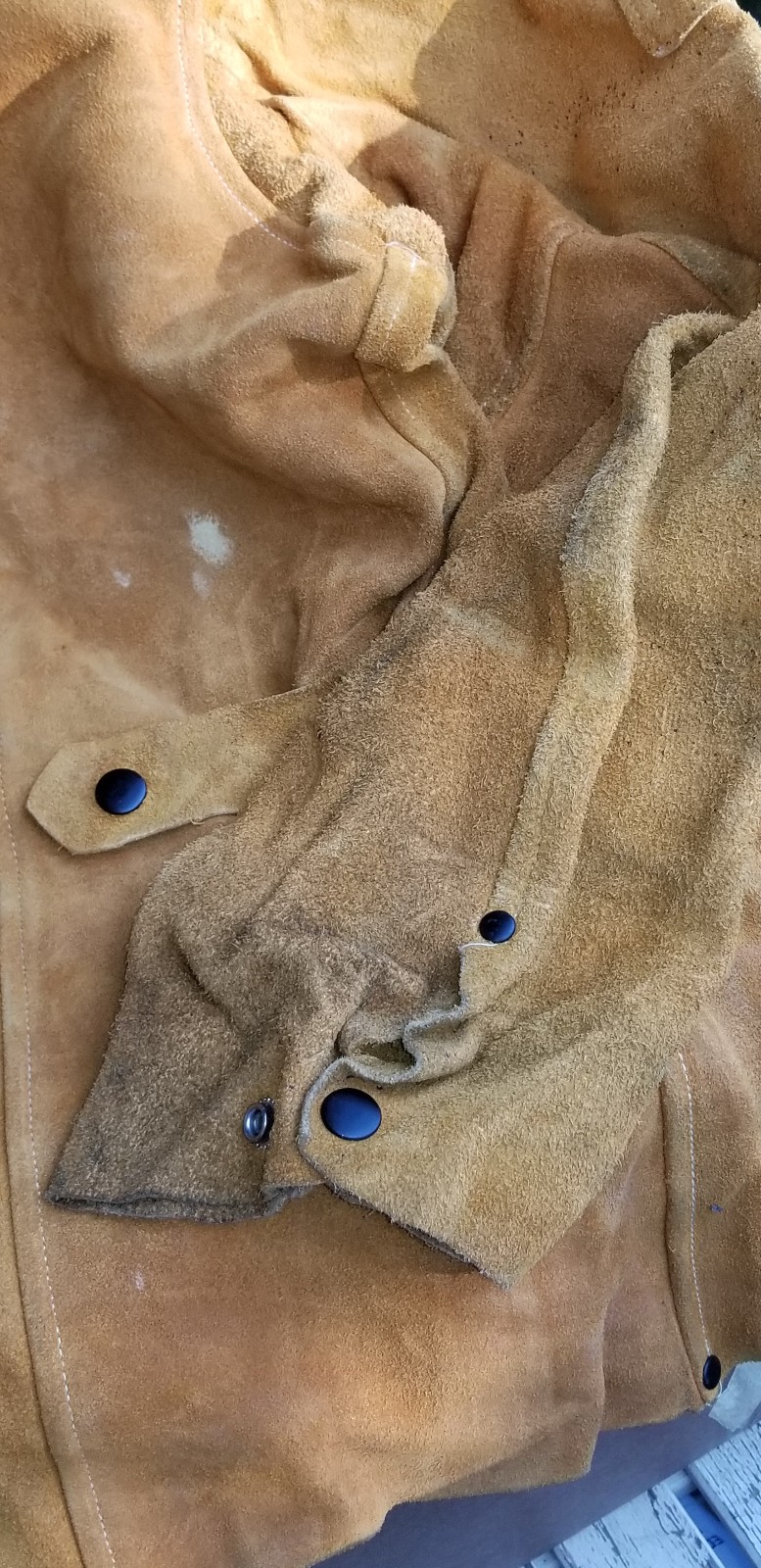 SUEDE WELDING JACKET AND JACKSON SAFETY GOGGLES SIZE MEDIUM