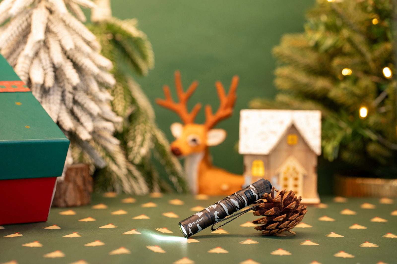 Olight I3T EOS Shadow Dune 180 Lumens Slim Tail Switch Flashlight, Include 1 AAA